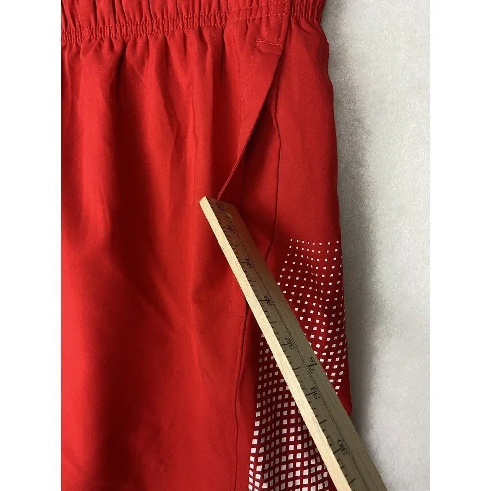 Under Armour Men's Size large Track and Filed Red with pockets  shorts - Picture 3 of 10